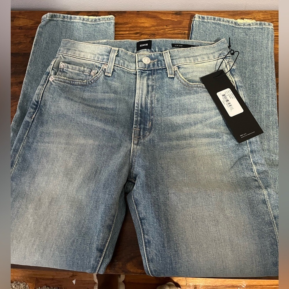 EDWIN Elin Straight‎ Crop Jeans 25 color is Cayman luxury jeans fun and casual